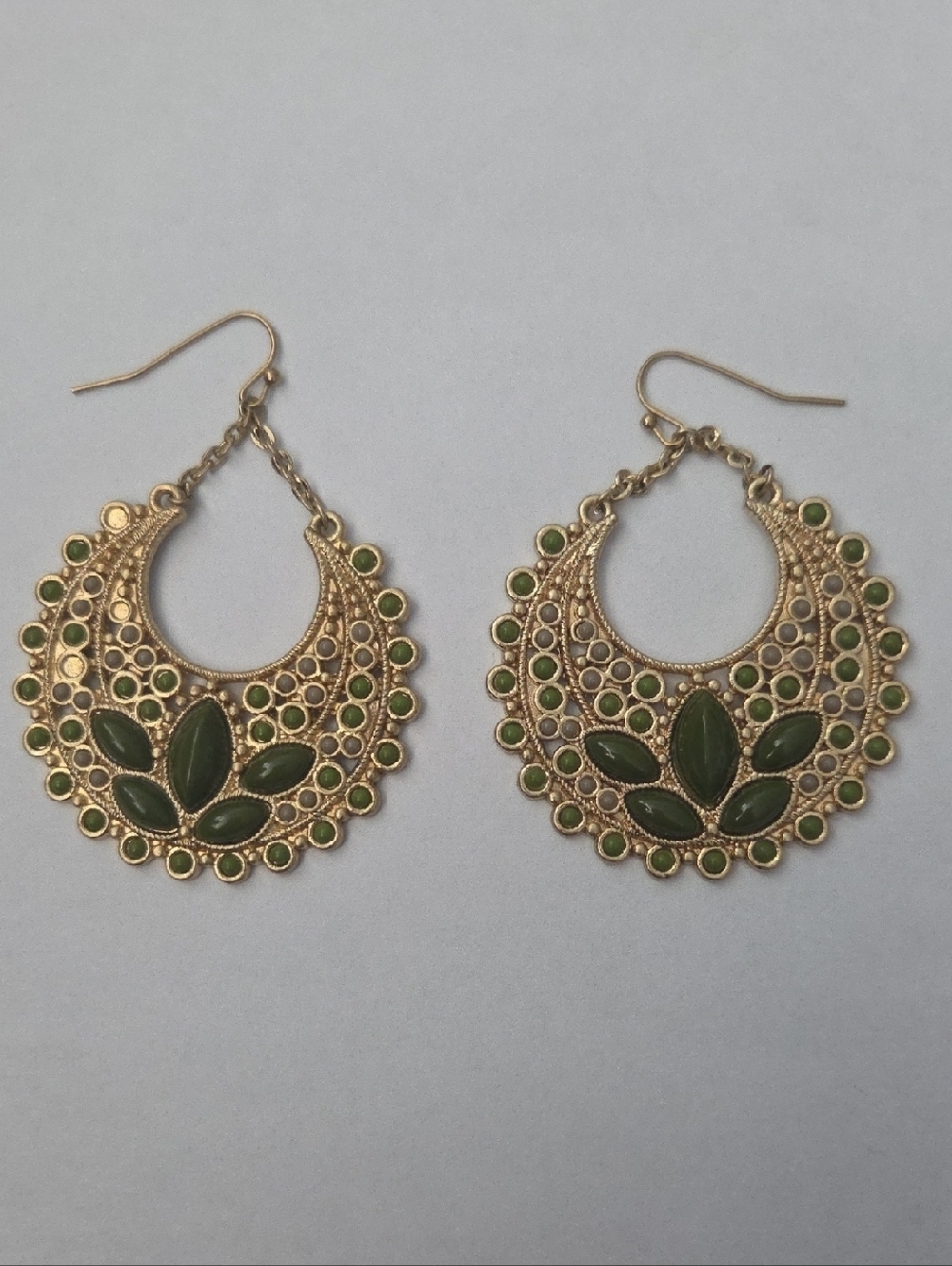 Vintage Lia Sophia Gold Tone Green Cabochon Dangle Drop Earrings Boho